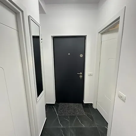 Matymar Black & White Agigea