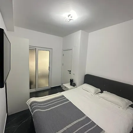 Lejlighed Matymar Black & White