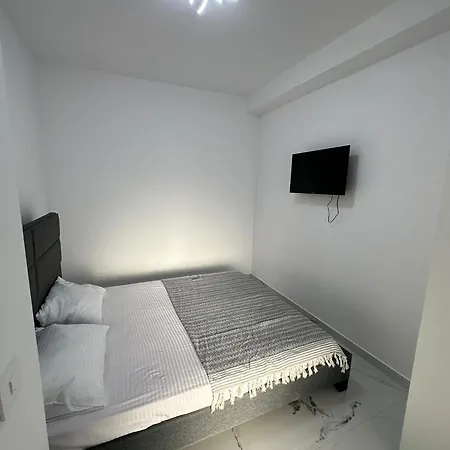 Matymar Black & White