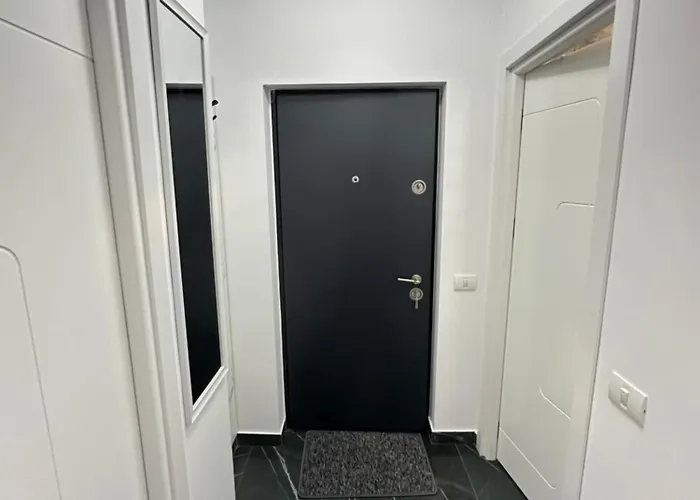 Matymar Black & White Agigea