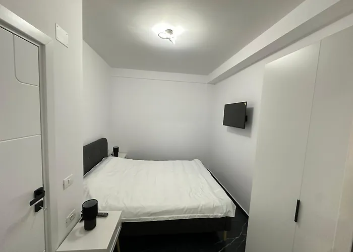 Matymar Black & White Agigea