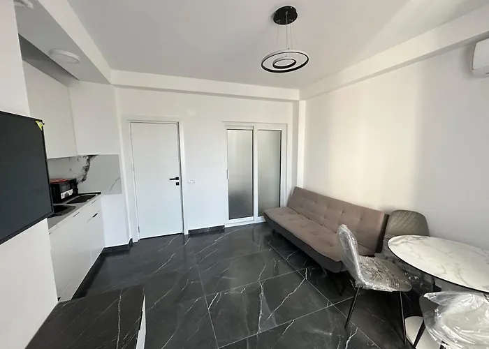 Matymar Black & White Agigea