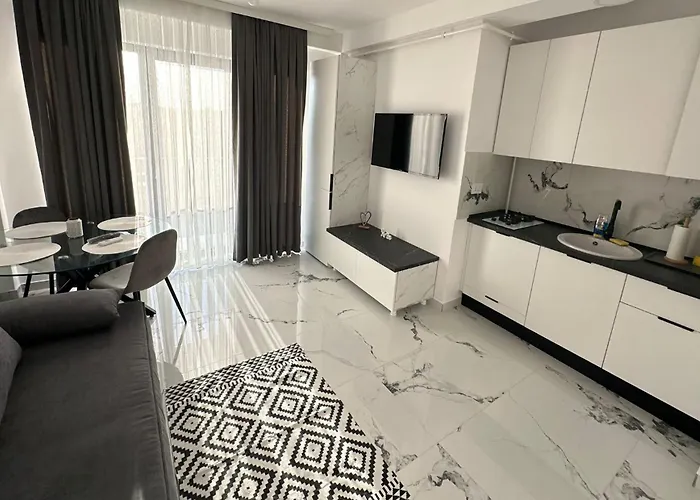 Matymar Black & White Agigea