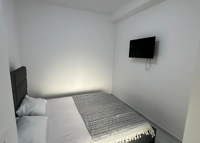 Matymar Black & White