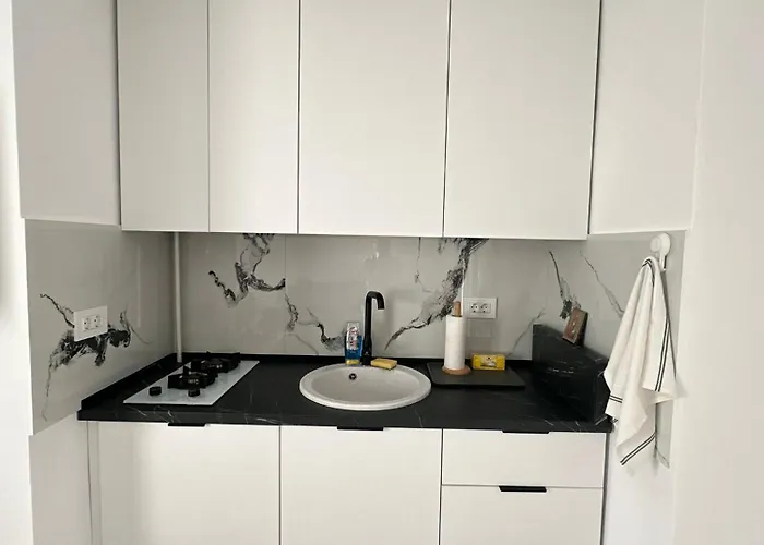 Matymar Black & White